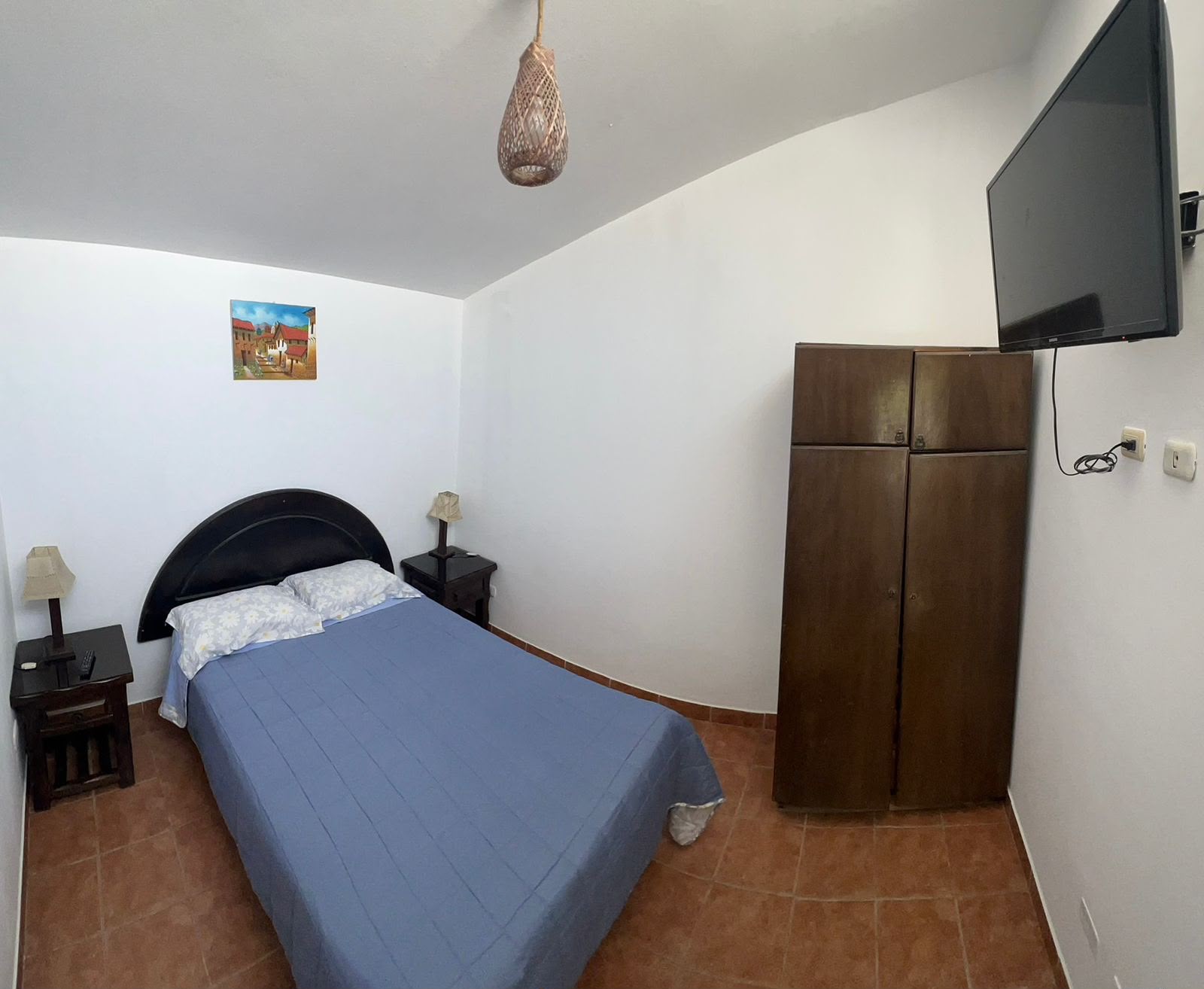Dormitorio principal bungalow Santa Eulalia — cama matrimonial