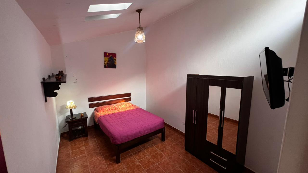 Dormitorio principal bungalow grande Santa Eulalia con tragaluz