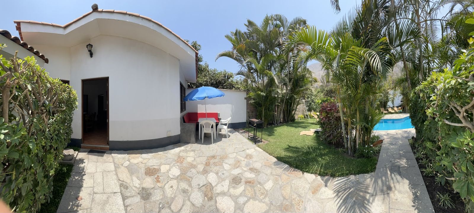 Terraza privada con parrillero bungalow pequeño Santa Eulalia